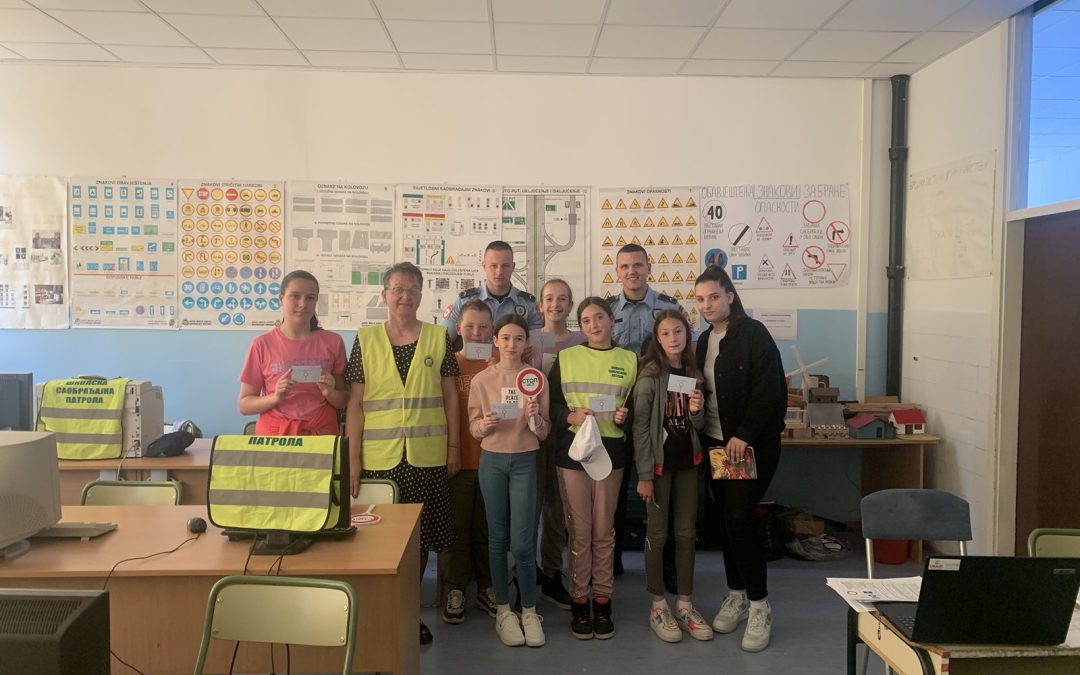 Ученици Основне школе „Свети Сава“ Љубиње успјешно одговорили задатку и постали чланови Школских саобраћајних патрола