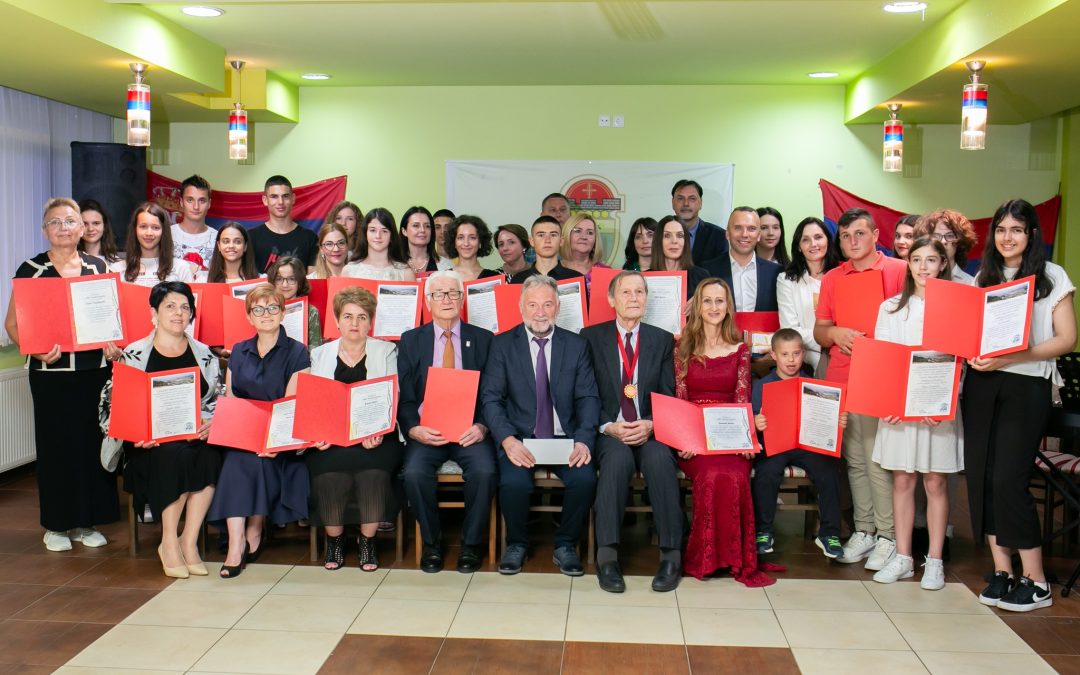 НАГРАДЕ У ПРАВИ ЧАС, ЗА КРАЈ ШКОЛСКЕ ГОДИНЕ